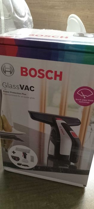 Акумулаторен уред на BOSCH за  почистване на прозорци.