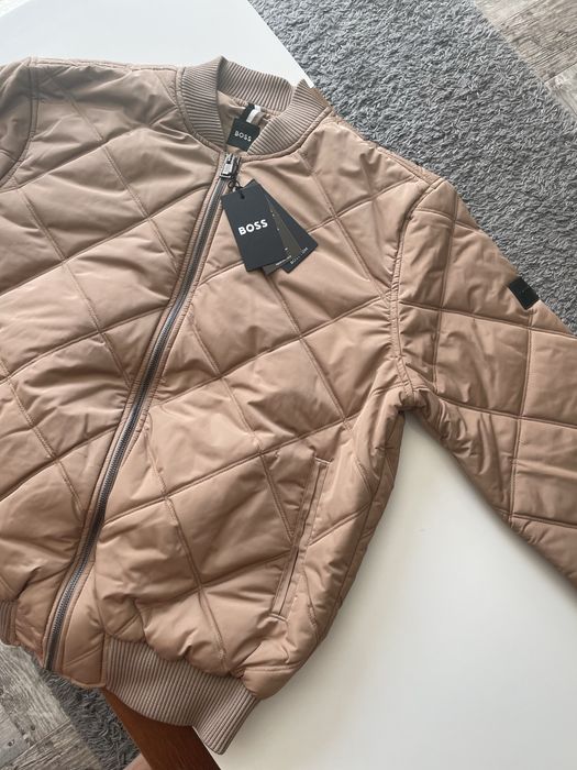 Мъжко яке в черно и бежаво