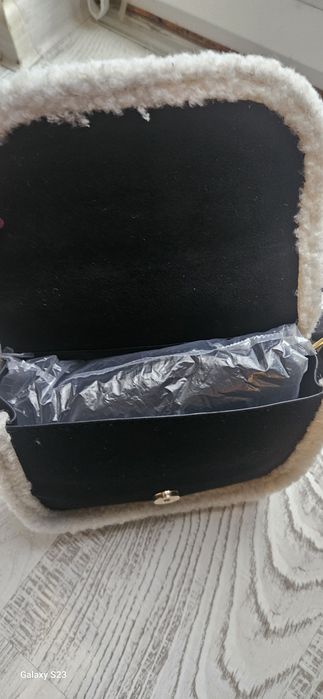 Малка чанта  .  .