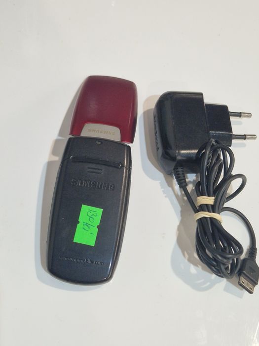 Telefon cu clapeta perfect funcțional