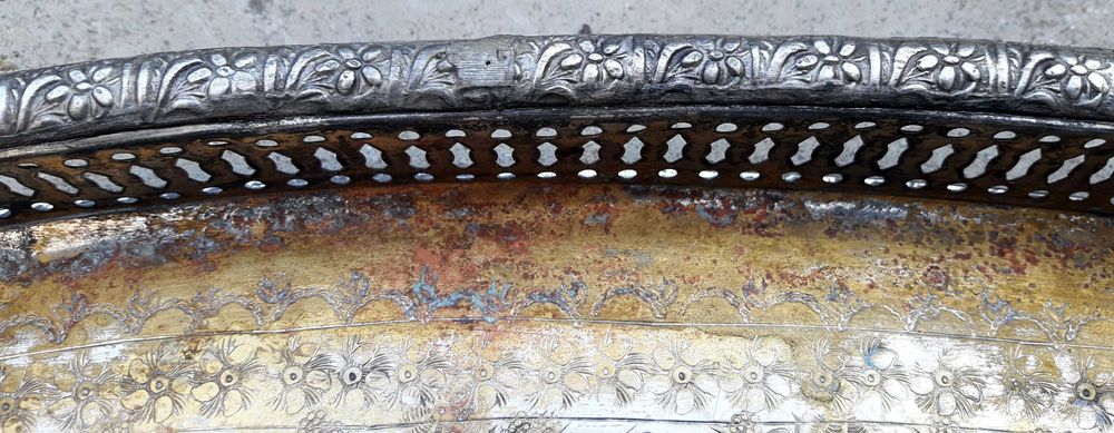 Старинна бронзова, посребрена табла за кафе и напитки.