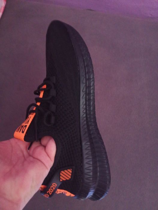 Adidași sport Design 2020