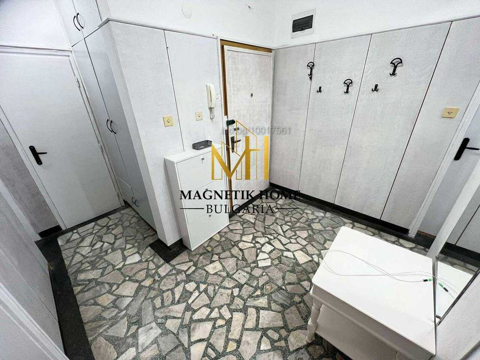 Дава се под наем Тристаен апартамент в Бургас, Център - 102 кв.м за 510 € - Снимка #4