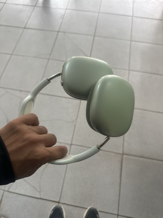 Airpods max.