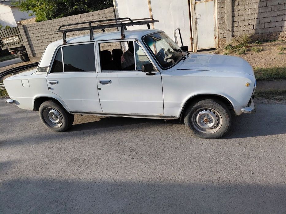 Vaz 21 01 sotiladi