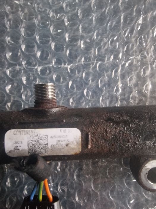 Rampa injectoare Citroen c5 motor 2,7 hdi,an 2008-2015