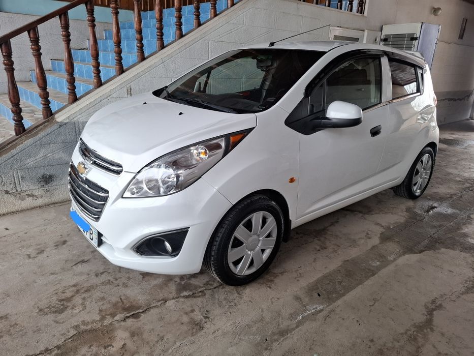 Spark 2011 yil 3 -pazitsa 1.2 mator.