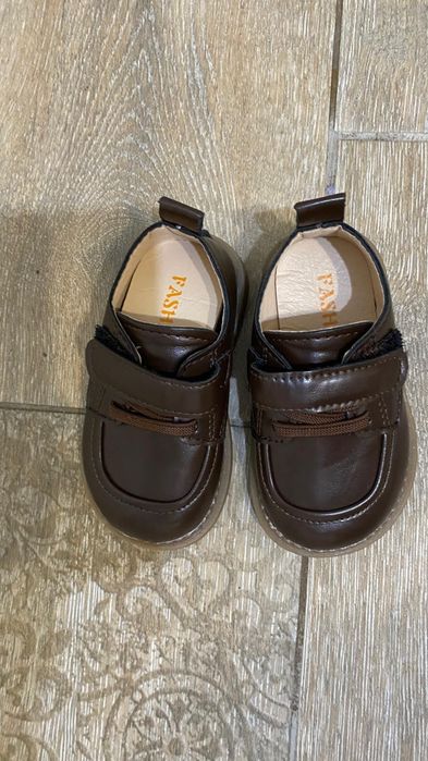 Детская обувь по 4000 новые