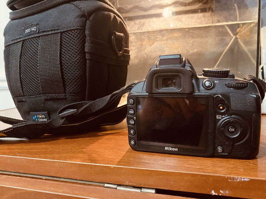 Продам фотоаппарат Nikon D3100