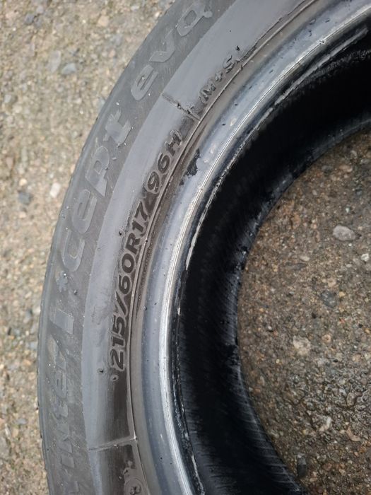 Vand 1 sau 2 anvelope 215 60 17  hankook bune de iarna am 3 buc