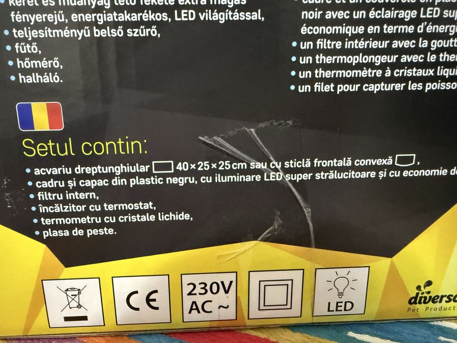 Acvariu dreptunghiular pesti. Incap 25L apa. Este nou.