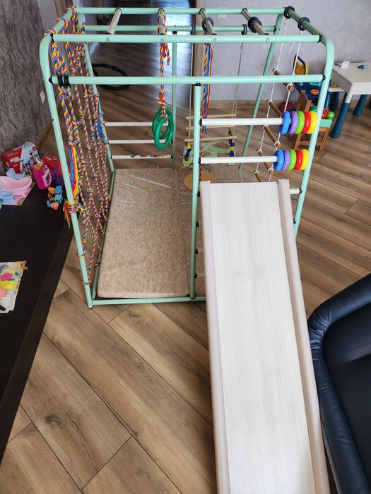 Спортивно- игровой детский комплекс