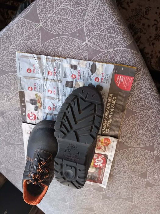 Работни обувки 37 номер и кубински 42