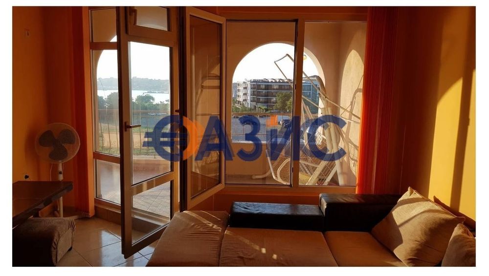 Тристаен апартамент с панорамна гледка към морето, без такса поддръжка