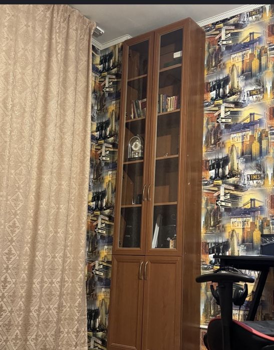 Книжная полка продается