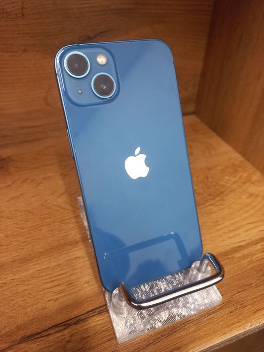 iPhone 13 в идеальном состояние