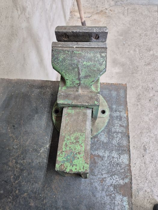 Продам Тиски хорошие