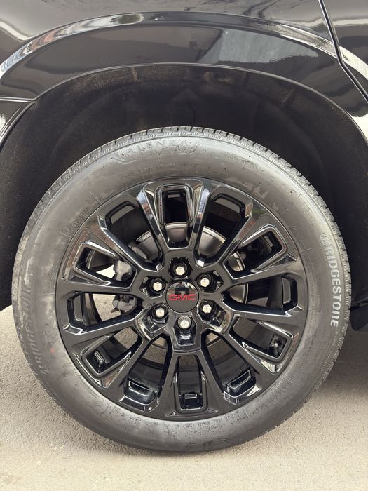 GMC Yukon Denali 2025