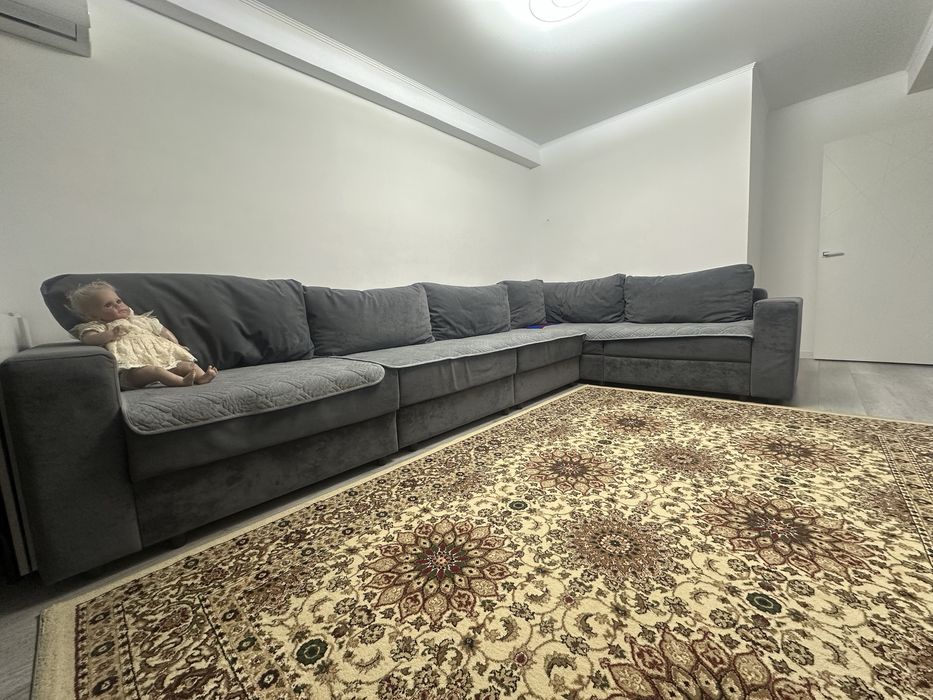 Диван б/у, серого цвета,