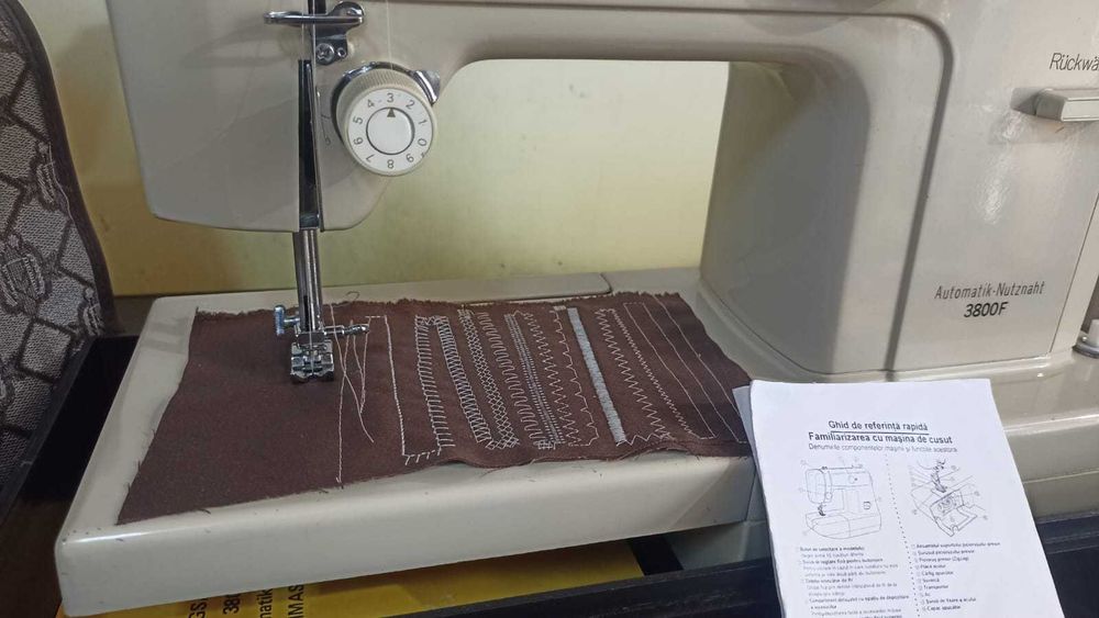 Masina de cusut Victoria Detmold