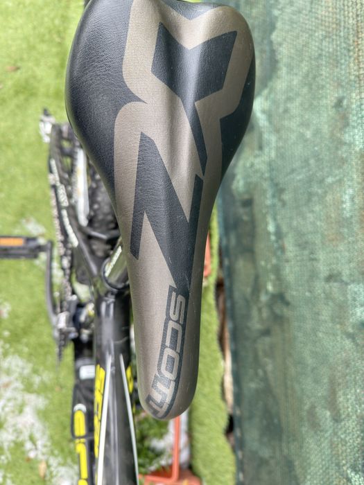 Карбонов Scott рамка 17,5 инча ,26 цола гуми.