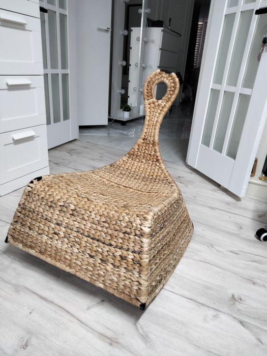 Кресло-качалка ротанг.