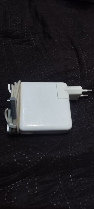 Apple magsafe power adapter
