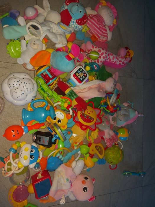 Lot jucării pt bebe