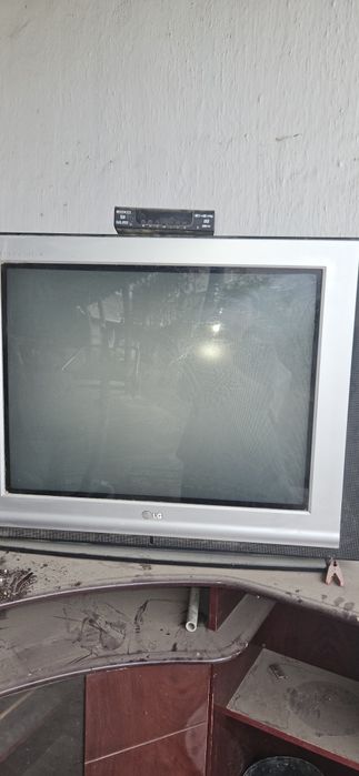 Телевизор LG, пылесосы