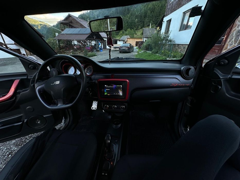 Vândsau schimb microcar de 16 ani Ligier js50