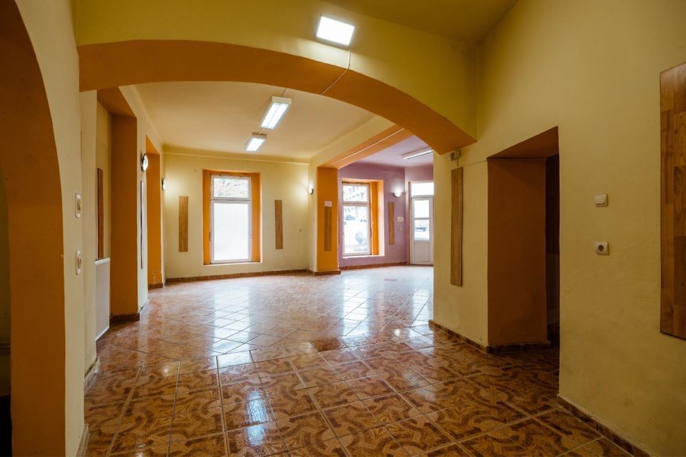 Vand cladire ultracentrala / spatii comerciale