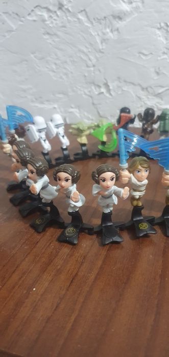 Продам киндер звездные воины