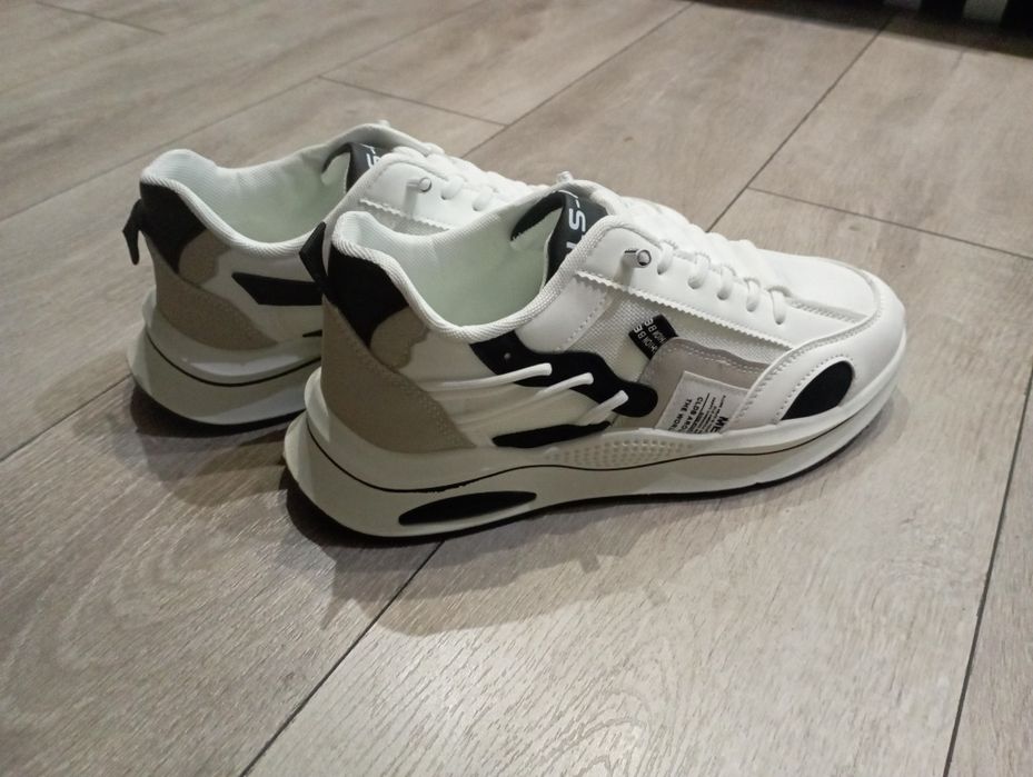 Продавам маратонки