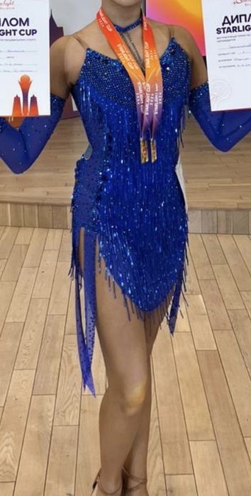 Платье для бальных танцев