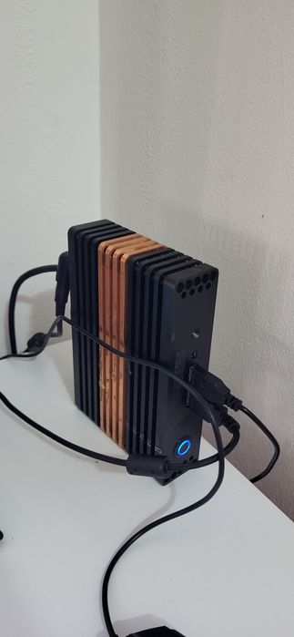 Intel nuc Aleutia RS50