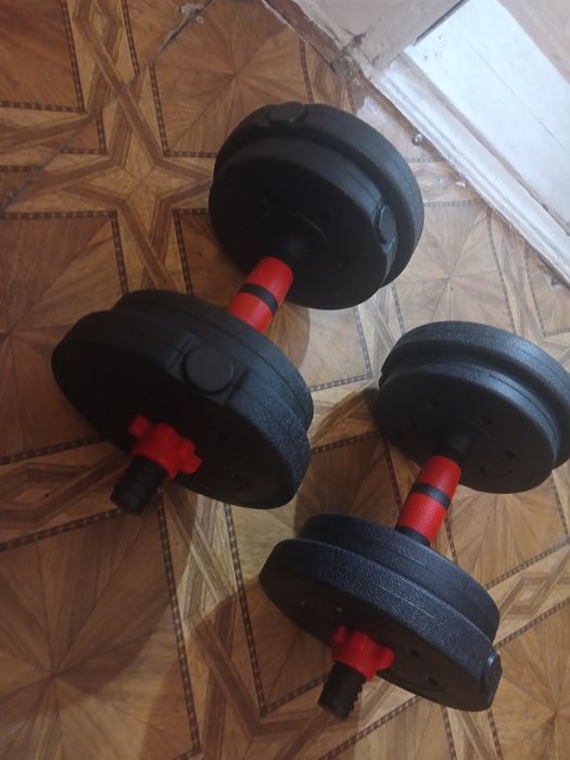 Продаются гантел и штангы