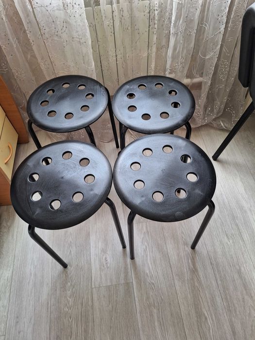 Табурет  Икеа черный