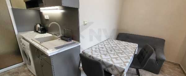 Дава се под наем двустаен апартамент във Възраждане 1! 21871092