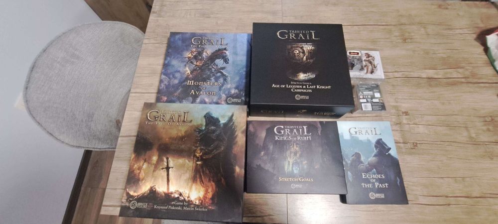 Настолна игра Tainted Grail + разшитения