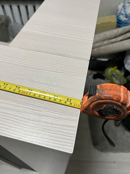 Стол на ресепшен