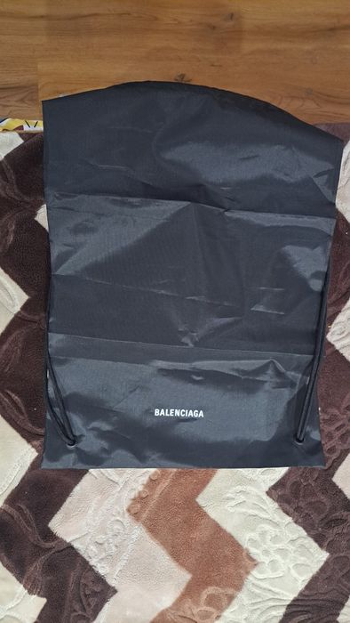 Balenciaga track led