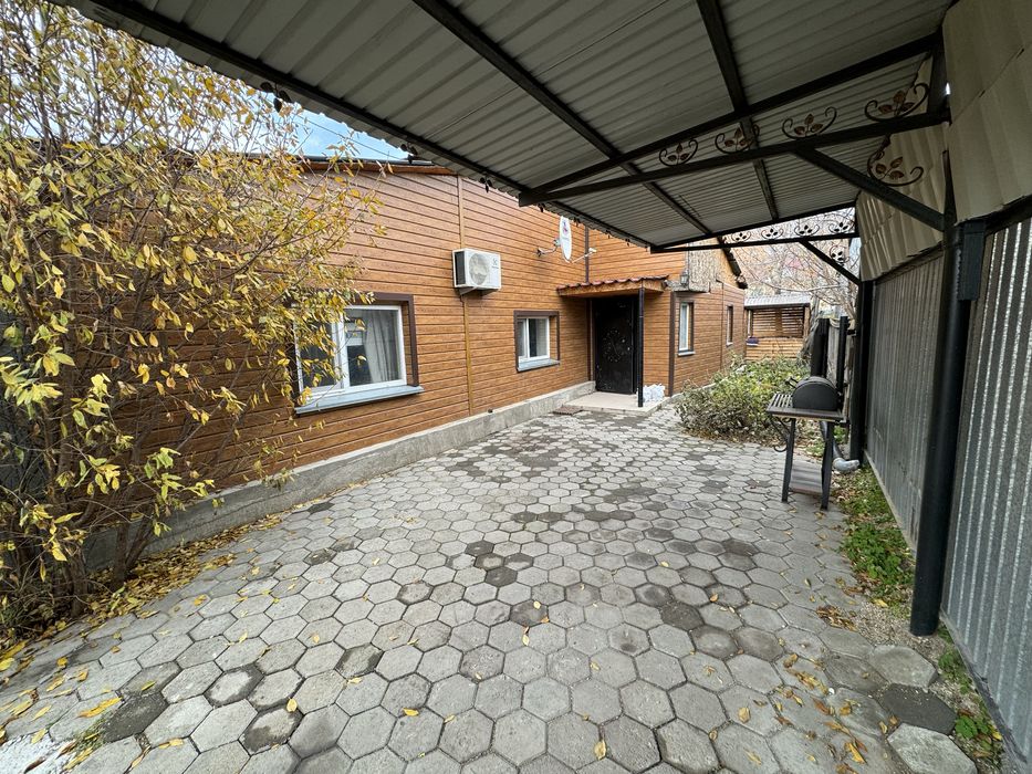 Благоустроиный дом в центре