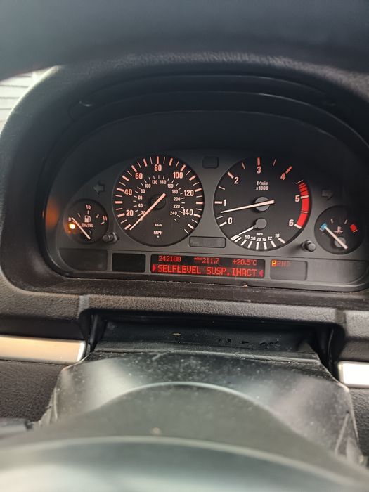 Vând bmw x5 3.0 volan pe dreapta