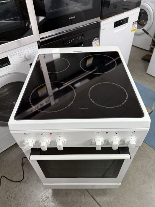 ГОТВАРСКА Печка с керамичен плот Siemens 50cm