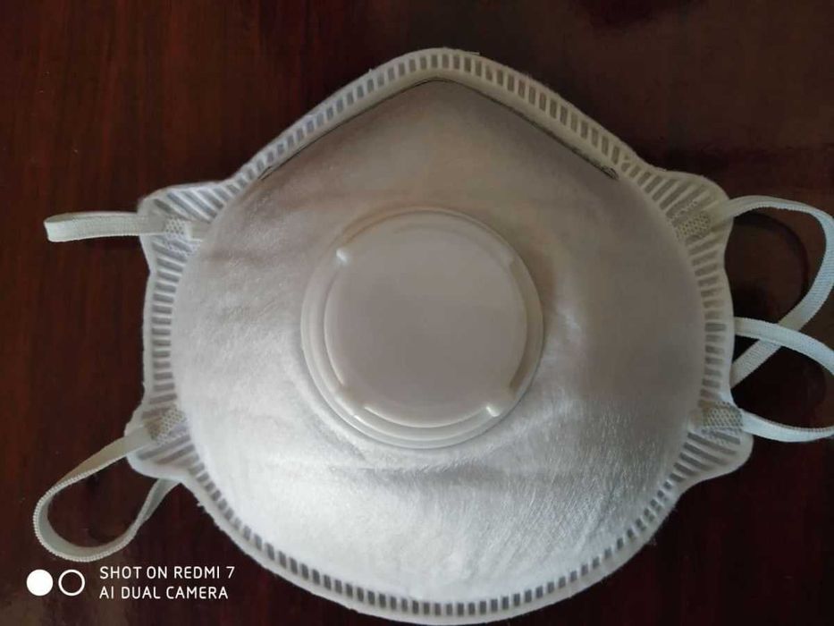 Респиратор с клапаном