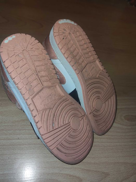 Vând Jordan 1 Mid Maadder Root