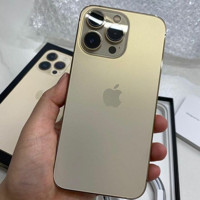 Продам телефон iPhone 13 Pro