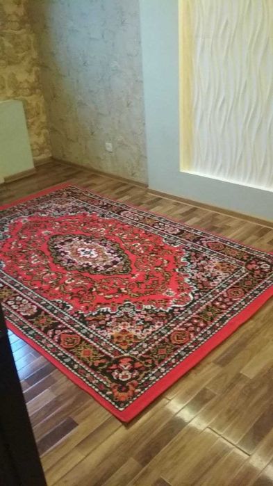 Продается квартира галерейка 2/4/4 сзади Тансикбой базар