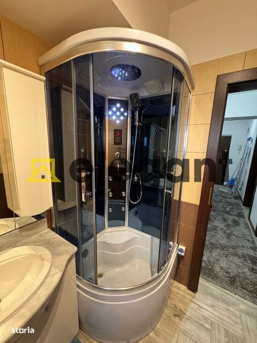 2 decomandate, bloc nou, AC, parcare privata, Craiovita-Triaj