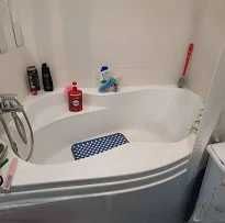 Instalator, montez obiecte sanitare si calorifere.